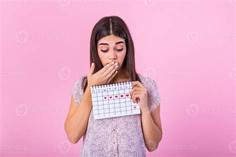 Portrait De Une Magnifique Jeune Fille En Portant Sa Menstruation