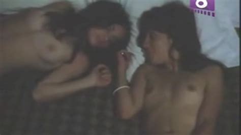 Naked Patricia Becker in Las que empiezan a los quince años