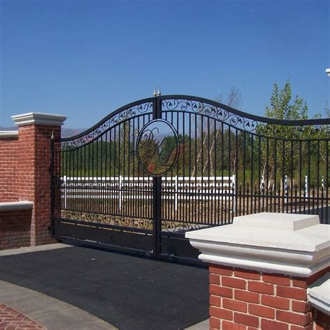 Driveway Gate Ideas - Photos & Ideas | Houzz