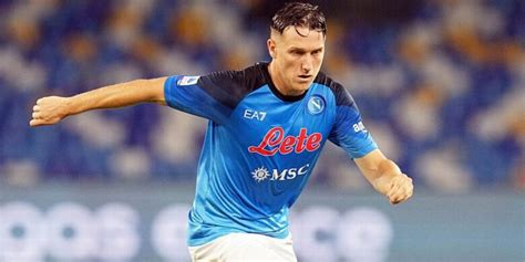 Zielinski Al Ahli Milioni Al Napoli L Addio Vicino