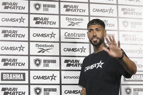 BIDOU Alexander Barboza é regularizado e pode estrear pelo Botafogo