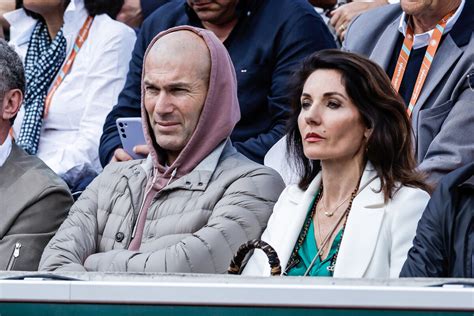 Photo Zinédine Zidane et sa femme Véronique Zidane dans les tribunes