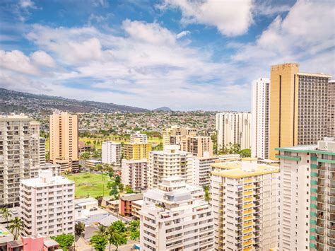 Waikiki Ocean View Suites with Balconies | Hyatt Regency Waikiki