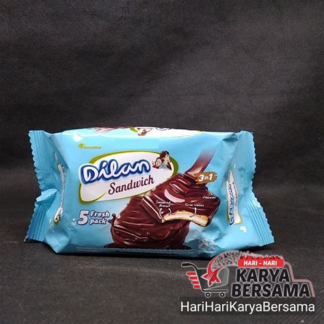 Jual Garuda Food Dilan Sandwich Biscuit Choco Vanilla Cream Gr