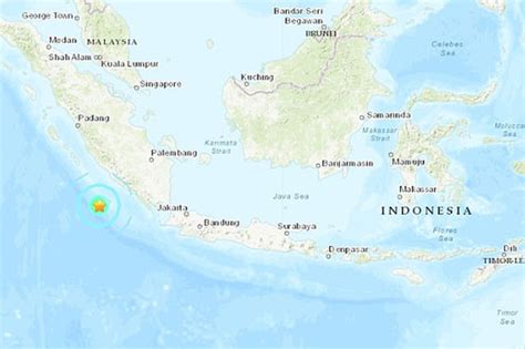 Earthquake Of 62 Magnitude Rocks Indonesias Sumatra Island