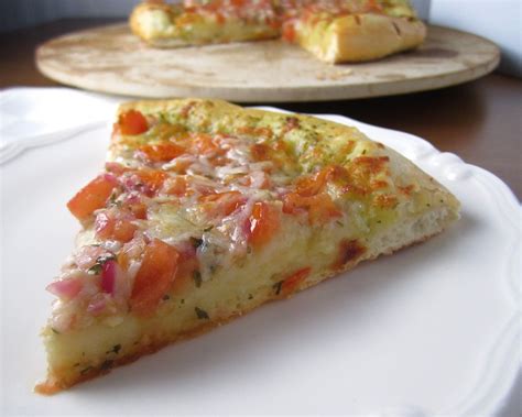 Stephanie Cooks Bruschetta Pizza