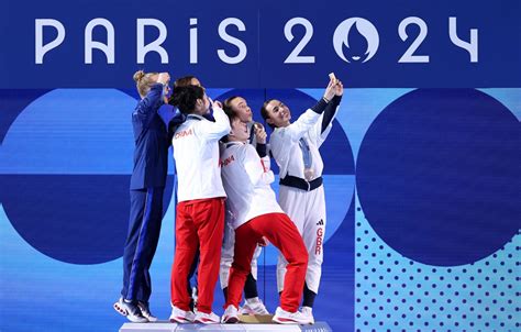 Paris 2024 Medalists Share Their Winning Smiles With Galaxy Z Flip6