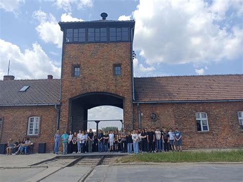 Wycieczka Do Muzeum I Miejsca Pami Ci Auschwitz Birkenau Szko A