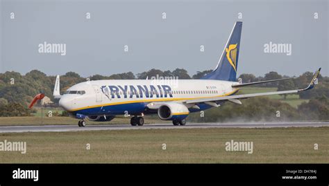 Ryanair Boeing Ei Dyh Taking Off From London Luton Airport Ltn