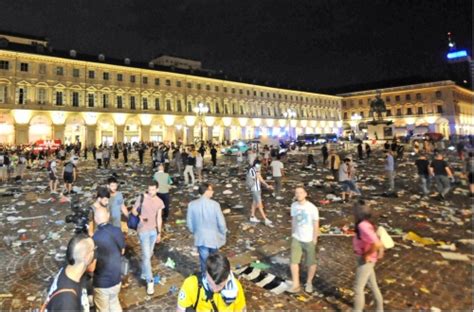 Piazza San Carlo è morta Marisa Amato travolta dalla folla era