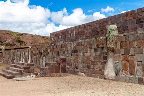 Ruins of Tiwanaku, Bolivia Stock Photo by ©mathes 115222040