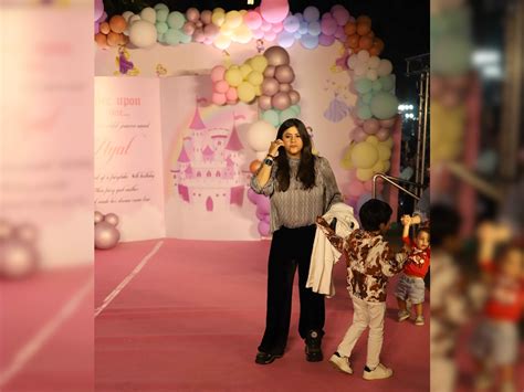 Salman Khan Niece Ayat Sharma Birthday Celebration Sunny Leone Bharti