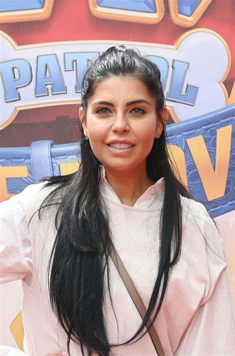Love Island's Cara De La Hoyde; her age, Instagram and fall out with