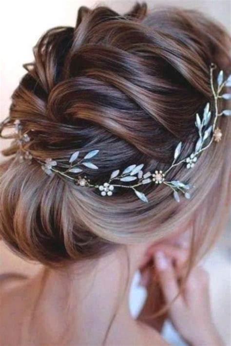 Pin Di Fashion Hub Su Pins By You Pettinature Da Sposa Capelli Lunghi