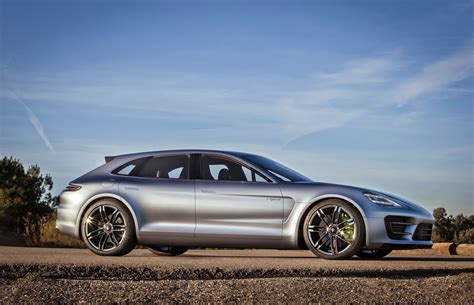 Porsche May Build Panamera Station Wagon Driving