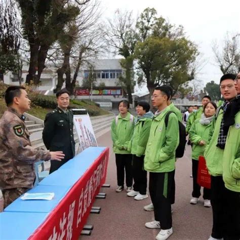 长汀：2022年春季征兵工作“三步走”宣传大学生县人武部