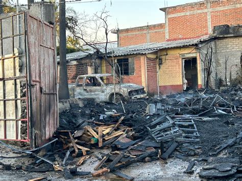 Incendio En Bodega De Desechos Industriales Alarma A Vecinos De