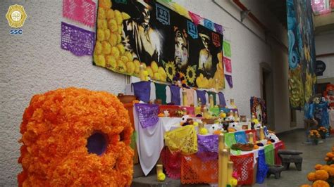 Ssc Cdmx Instala Mega Ofrenda De D A De Muertos Con Piezas Elaboradas