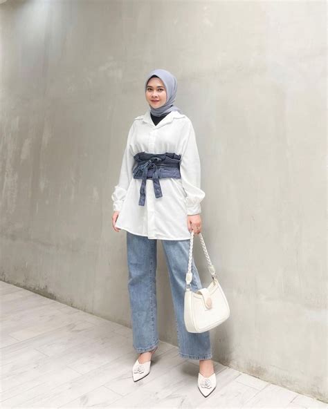 10 OOTD Simpel Dengan Atasan Warna Putih