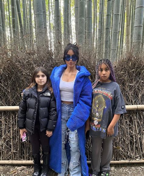 Kim Kardashian Nova Foto Deixa Fãs Preocupados Devido A Magreza Extrema