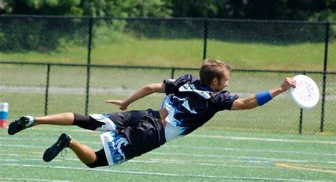 Pro Ultimate Frisbee Logo