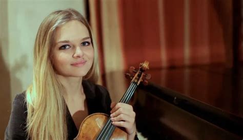 Camerino Arriva Il Primo Violino Della Scala Laura Marzadori Youtvrs