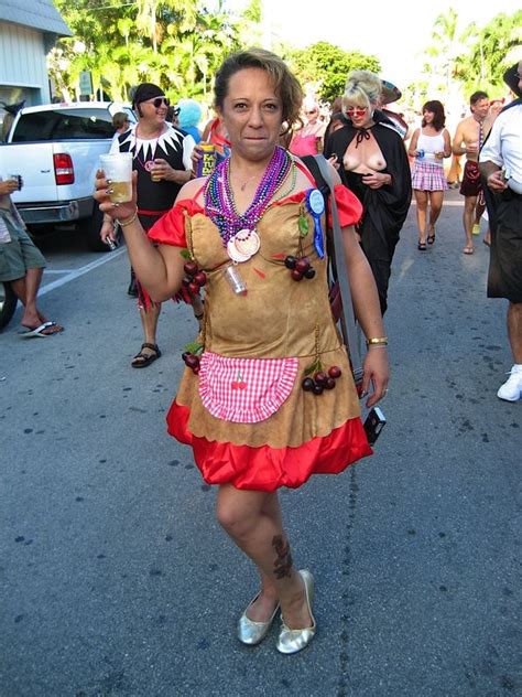 Pt At Large Key West Masquerade March On The Move At Fantasy Fest 2009