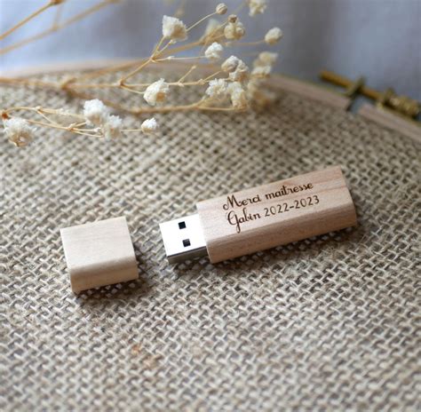 Petite Cl Usb En Bois Brut Grav E Personnaliser