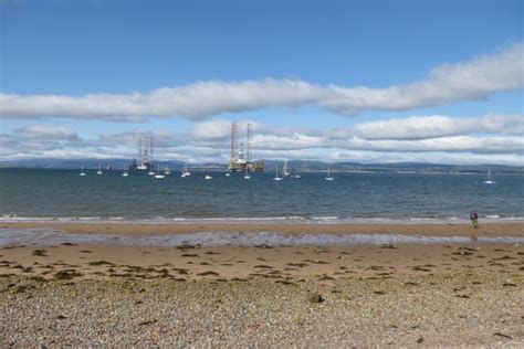 Beach and rigs Photo | UK Beach Guide