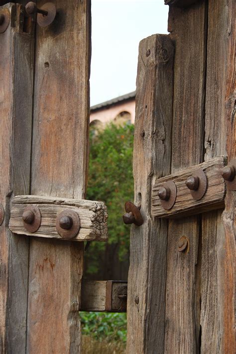 Hd Wallpaper Close Up Photo Of Brown Wooden Gate Old Door Old Door