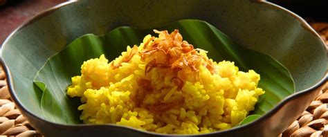 Nasi Kuning Indonesische Gele Feest Rijst Recept En Benodigd