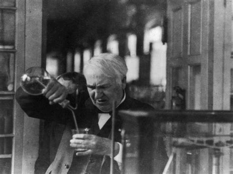 Hoje Na História 21 De Outubro Thomas Edison Inventava A Lâmpada