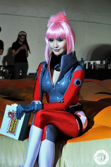 Cosplay Holic Cosplayer Alodia Gosiengfiao As A Host At Toyotas