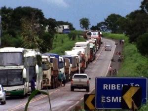 G Caminh O Tomba Em Rodovia De Mt E Provoca Congestionamento De Km