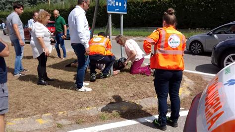 Scontro Tra A Auto E Moto A Grandate Disagi Altraffico