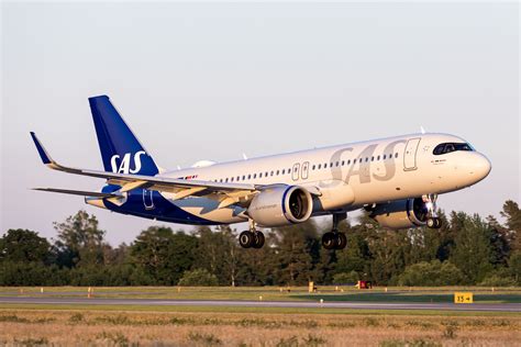 sas expects  leave bankruptcy protection   year  losses shrink