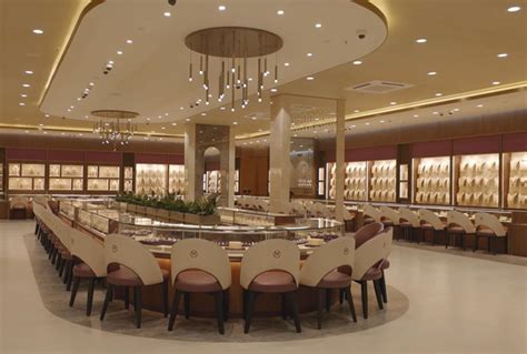 Malabar Opens World S Biggest Jewelry Showroom