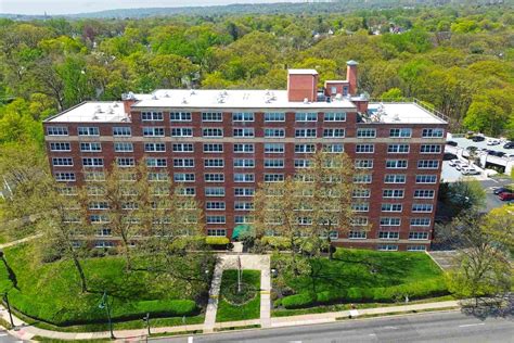 B57 Bus Route Guide: NY-NJ Public Transit Connections 9