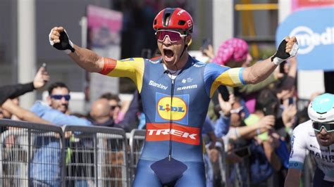 Jonathan Milan remporte la 4e étape du Giro Tadej Pogacar conserve le