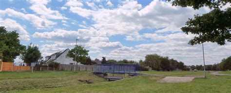 Path to the lake | Around and about, Lakeside | CanveyIsland.org