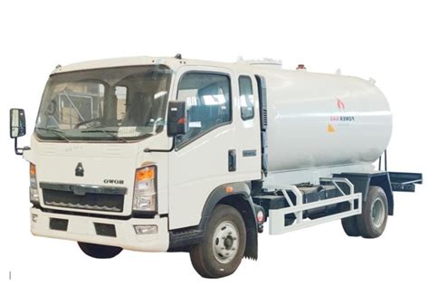 China Howo L Lpg Bobtail Delivery Tanker Trucks Manufacturers