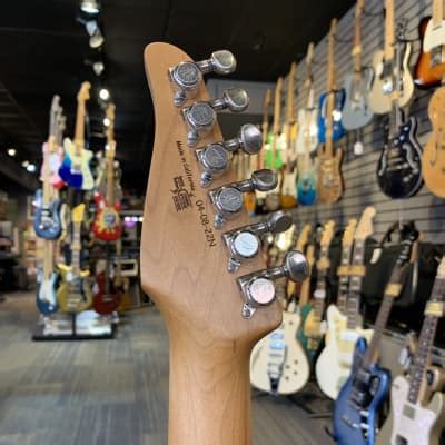 Tom Anderson Icon Classic Translucent Blonde W Dark Reverb