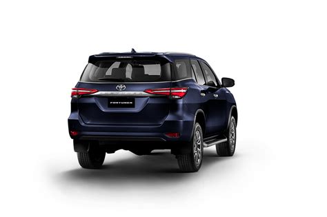 Toyota Fortuner Facelift Revealed L With Ps Nm