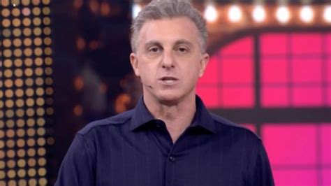 Sem O Doming O Huck Luciano Huck Repudia Atos Em Bras Lia