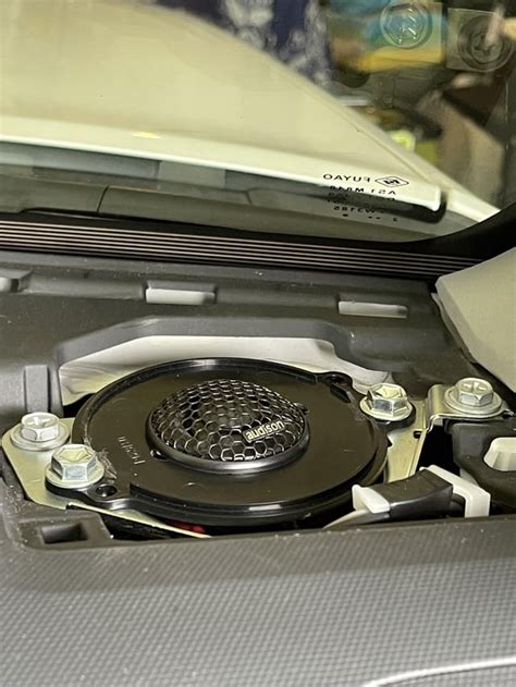 Audison APK 690 components installed in 5th Gen 4Runner. Highly ...