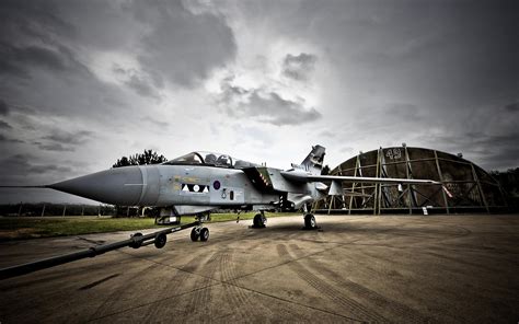 RAF Tornado GR4 at RAF Marham, 2013 [4800 x 3000] : r/WarplanePorn