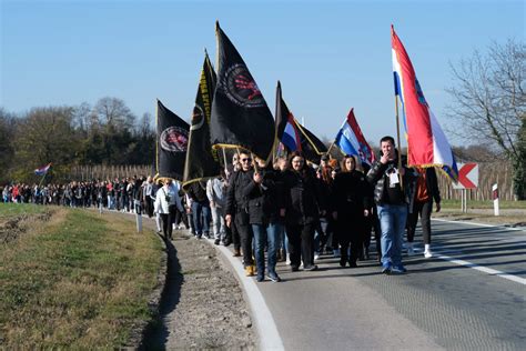 Jo Jedna Godina Bez Mog Oca Sin Heroja Iz Kozari Puteva Kao Da Je