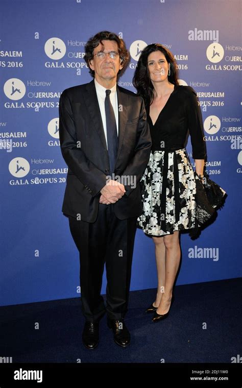 Luc Ferry Et Marie Caroline Becq De Fouquieres Participant Au Gala De