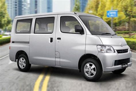 Daihatsu Gran Max MB 2024 Images Check Interior Exterior Photos OtO