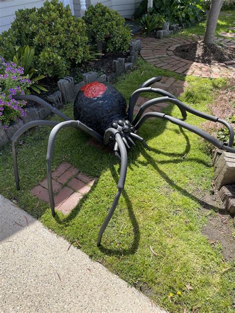 Finished DIY Giant Halloween Spider | How to Make a DIY Giant Spider ...